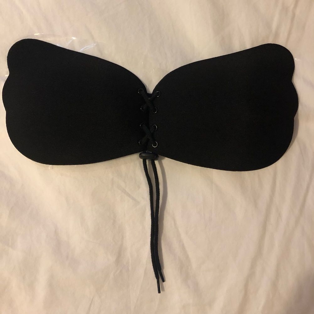 Strapless, backless Black Bra